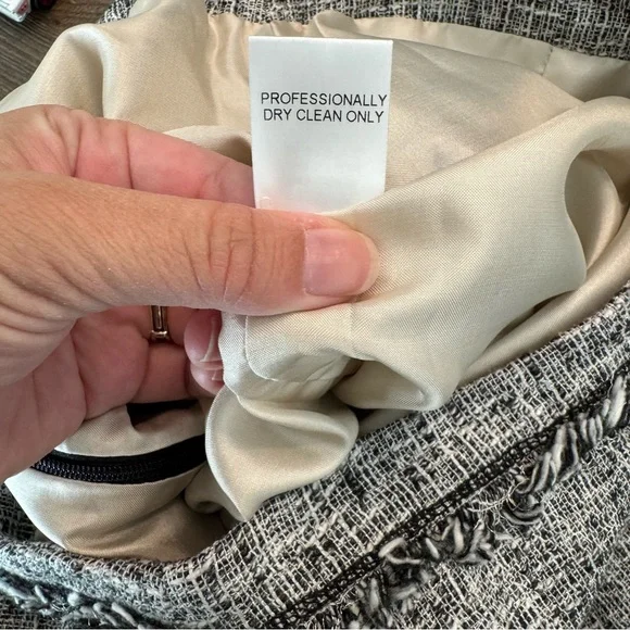 Yoana Baraschi Black and White Tweed-Like Linen Office Pencil Skirt 2 - Picture 6 of 6